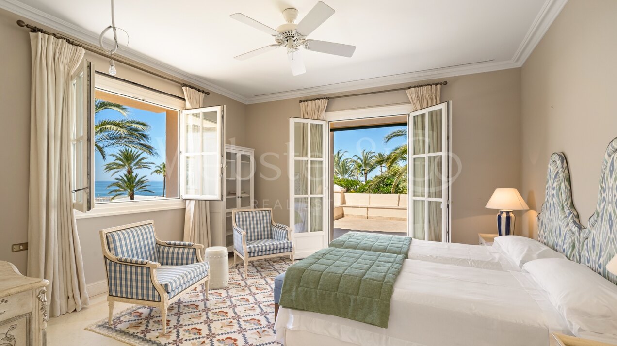 The home of your dreams in prime beachfront location