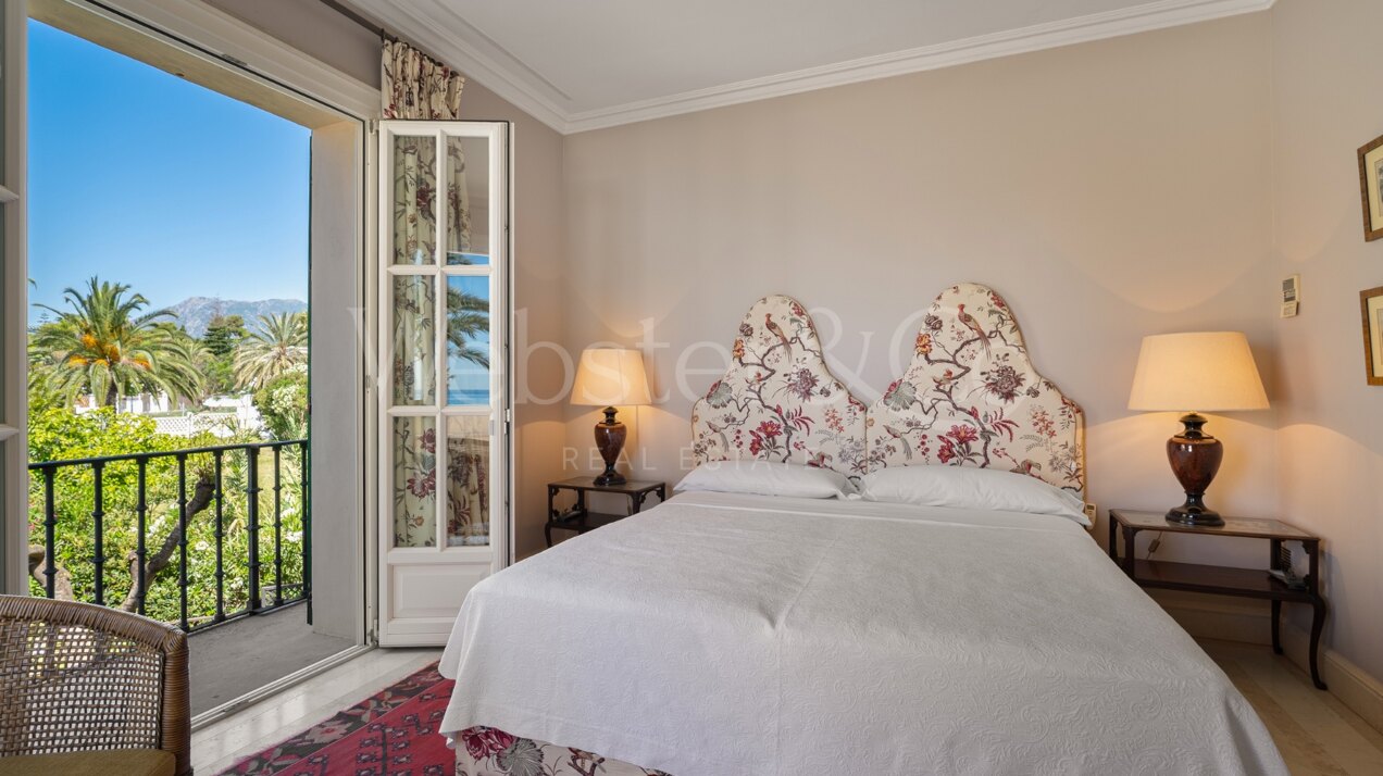 The home of your dreams in prime beachfront location