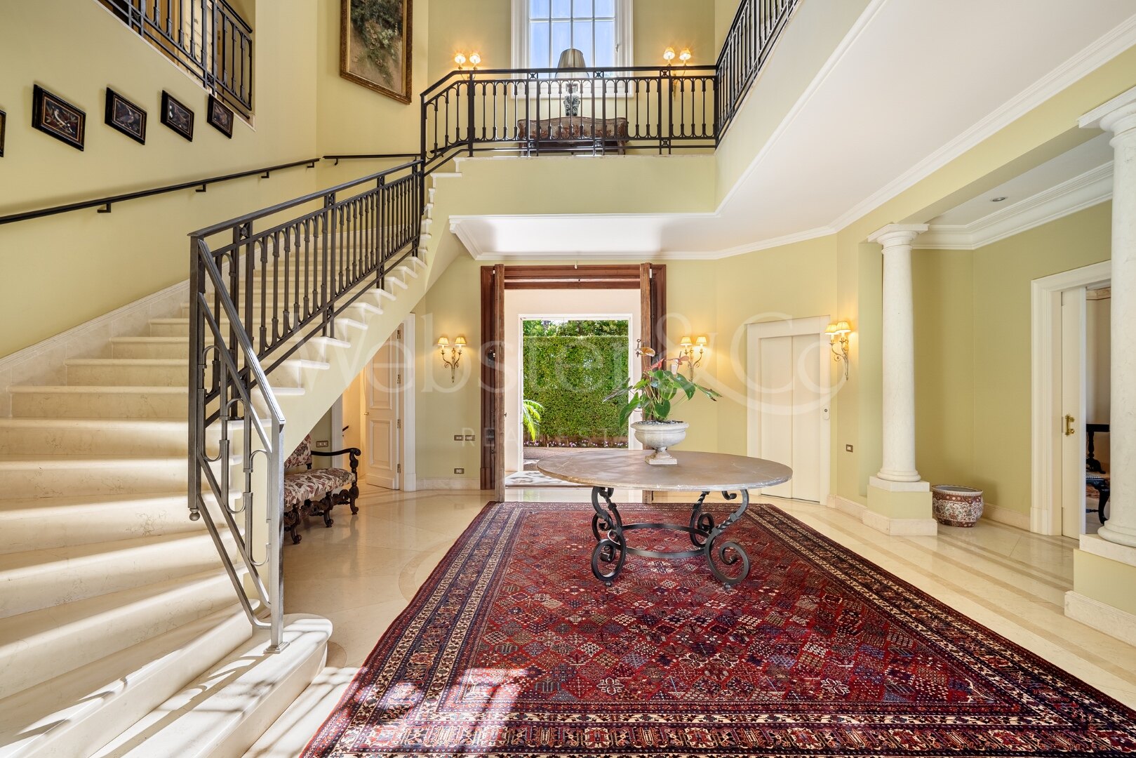 Exclusiva hogar de ensueño en primer linea de playa