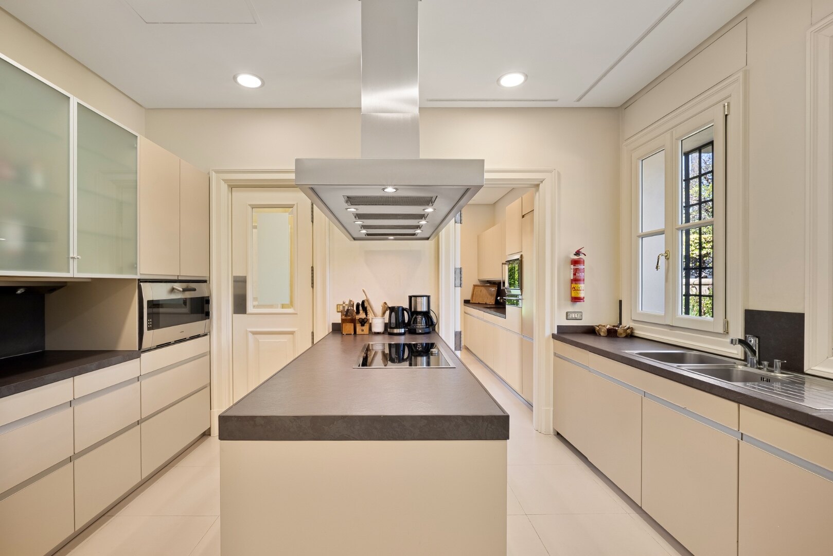 The home of your dreams in prime beachfront location