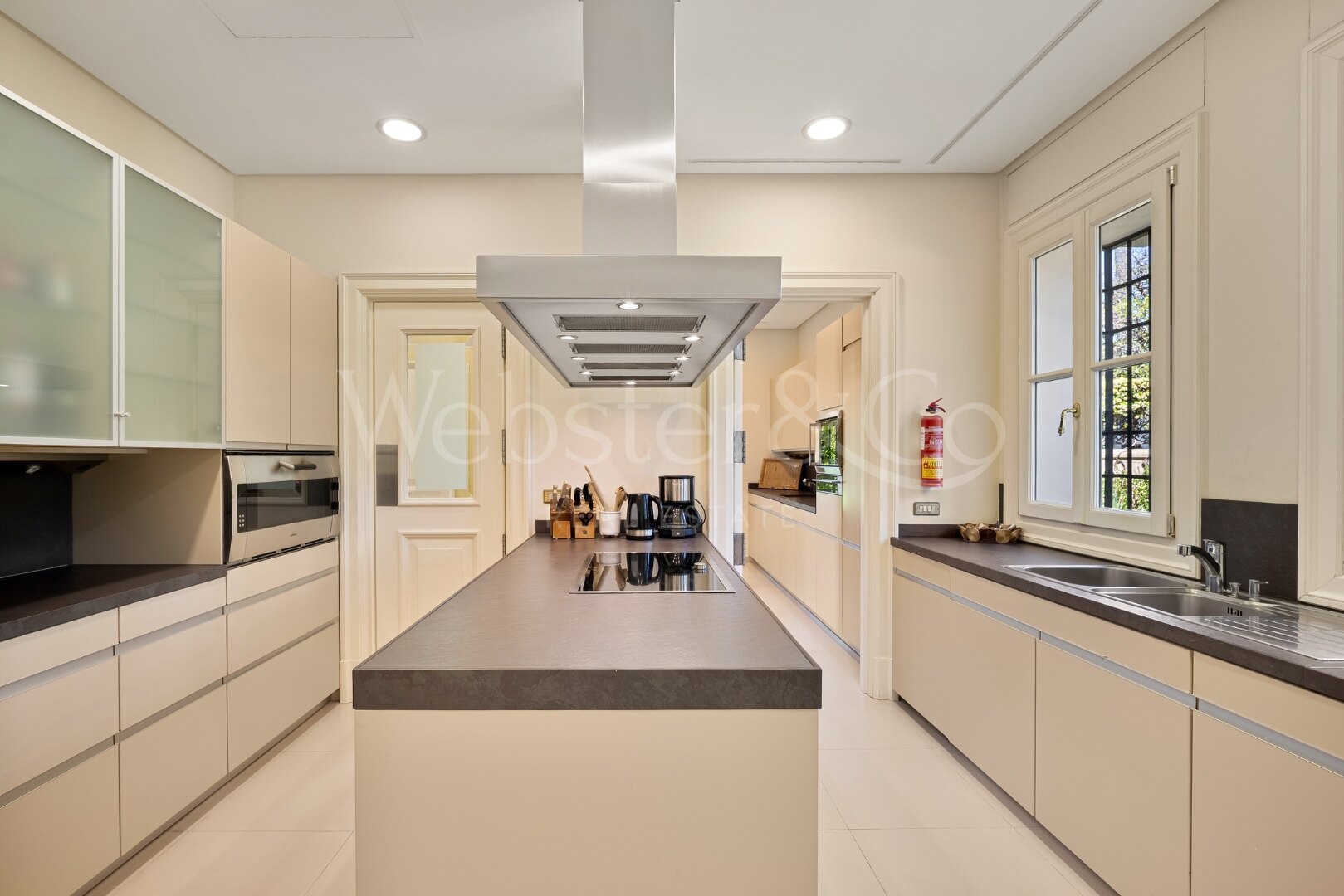 Exclusiva hogar de ensueño en primer linea de playa