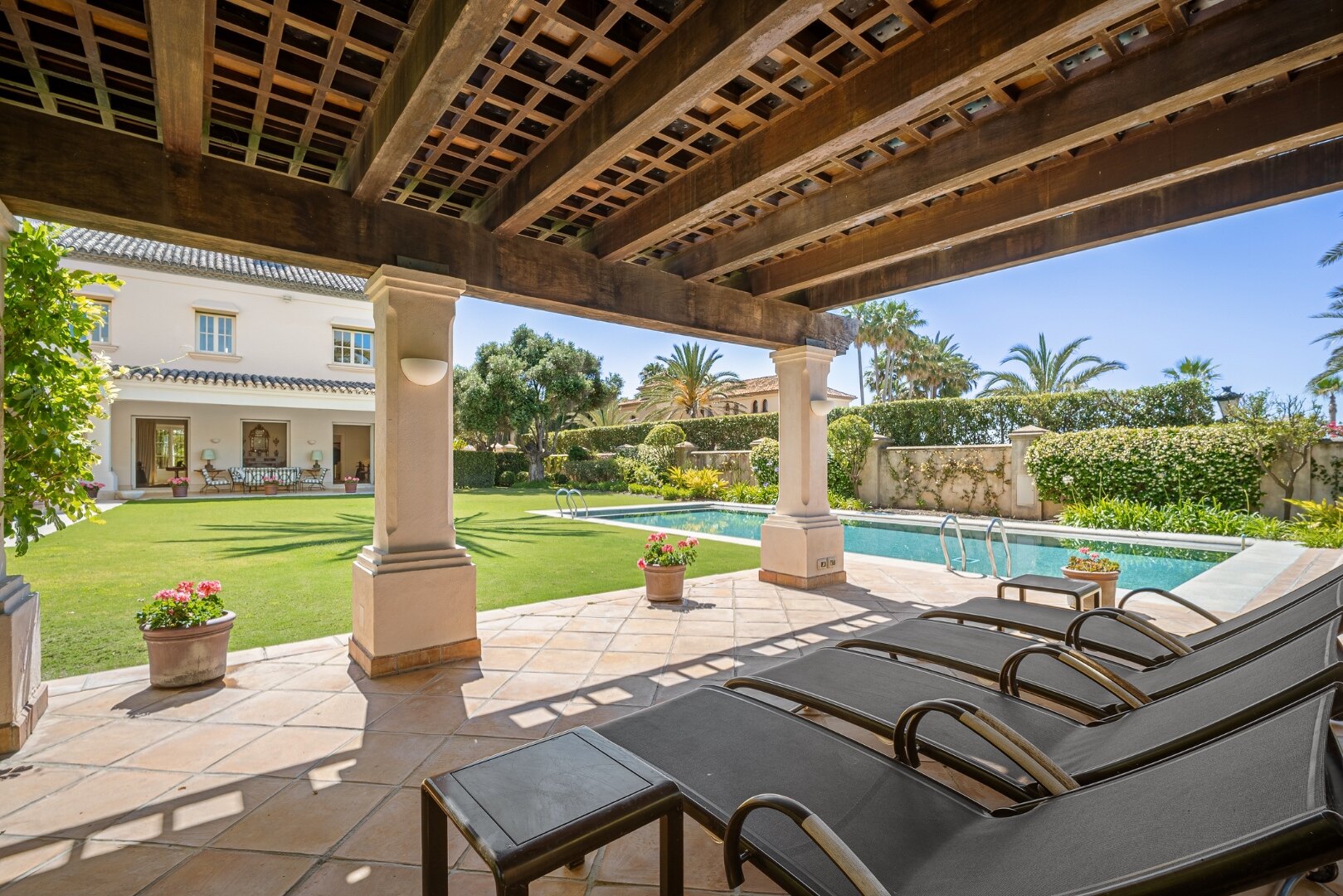 The home of your dreams in prime beachfront location