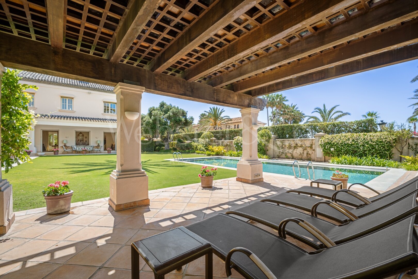 Exclusiva hogar de ensueño en primer linea de playa