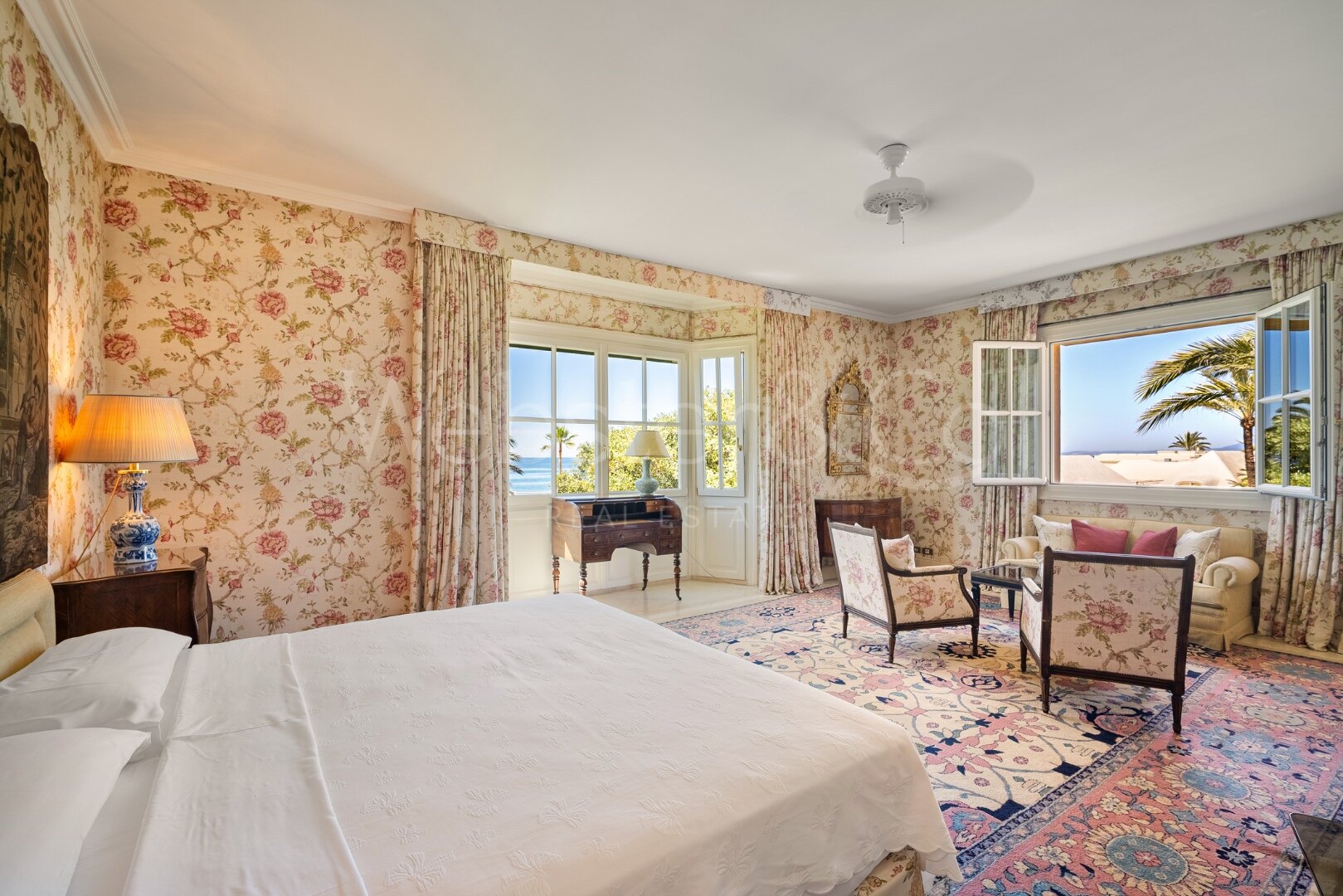 Exclusiva hogar de ensueño en primer linea de playa