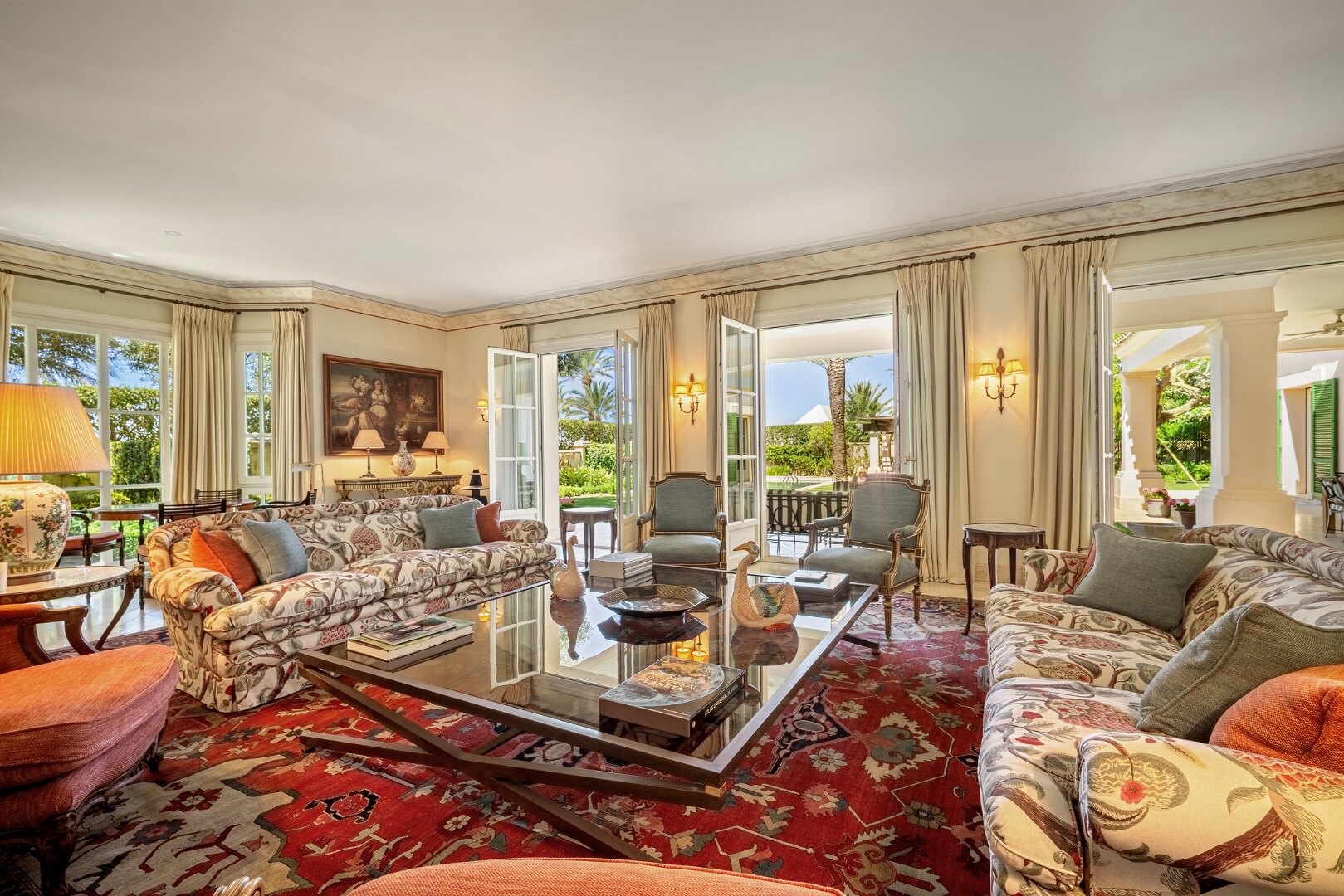 The home of your dreams in prime beachfront location