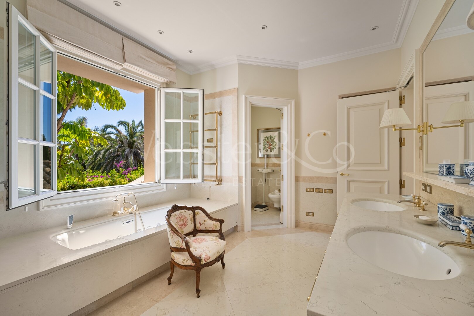 Exclusiva hogar de ensueño en primer linea de playa