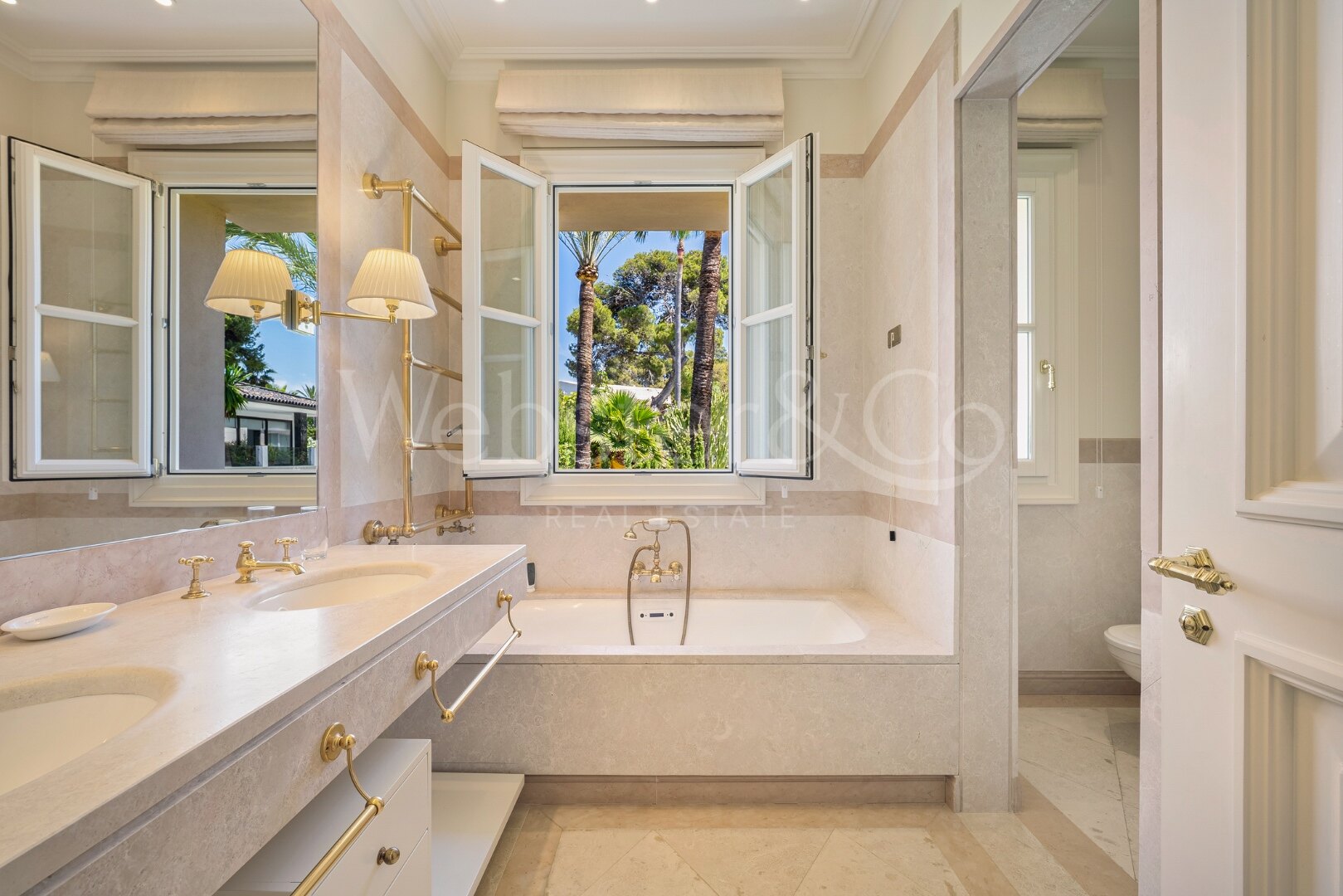 Exclusiva hogar de ensueño en primer linea de playa