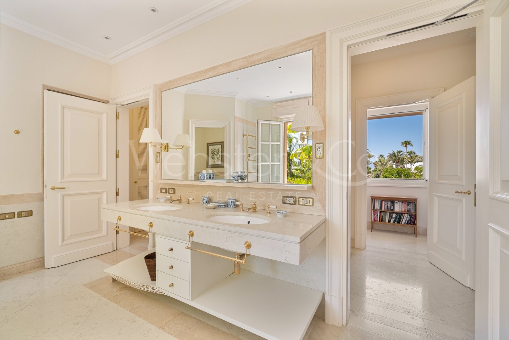 Exclusiva hogar de ensueño en primer linea de playa