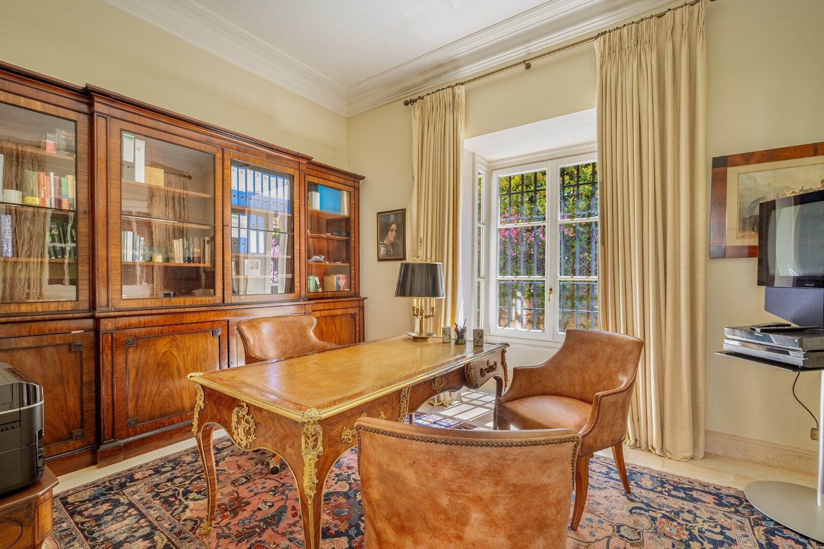 The home of your dreams in prime beachfront location