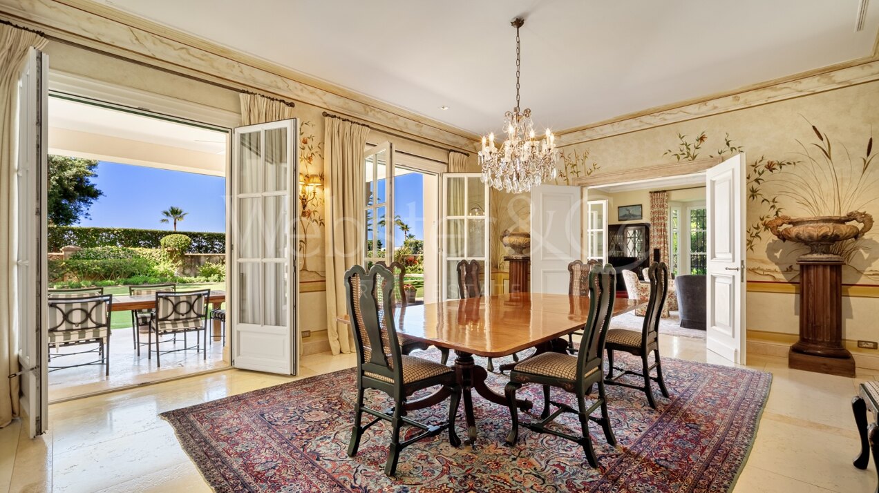 The home of your dreams in prime beachfront location