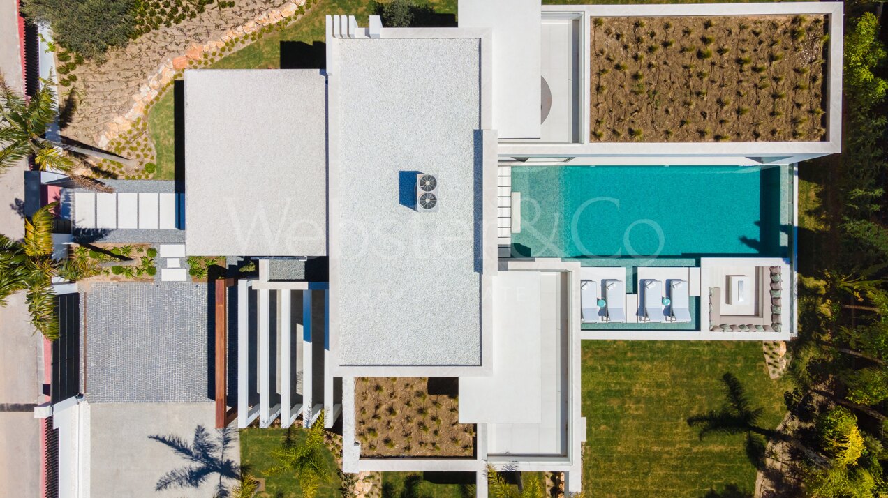 Blend of striking design with exceptional comfort