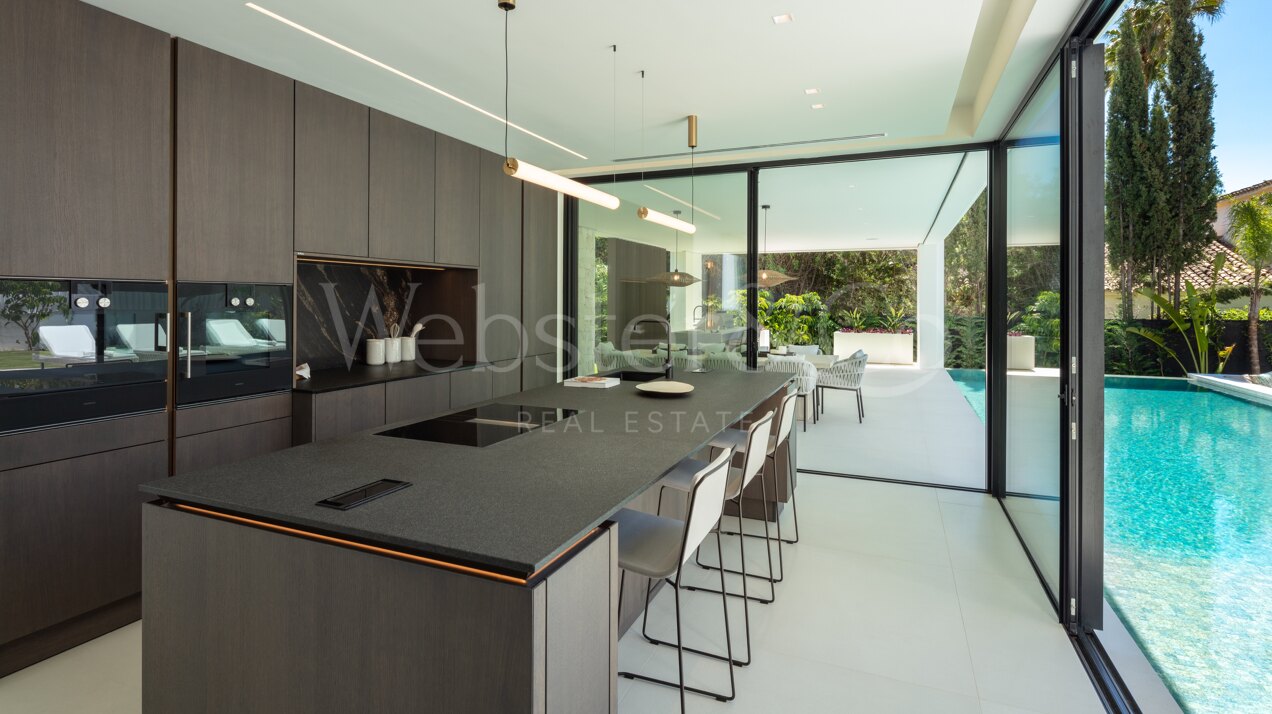 Blend of striking design with exceptional comfort