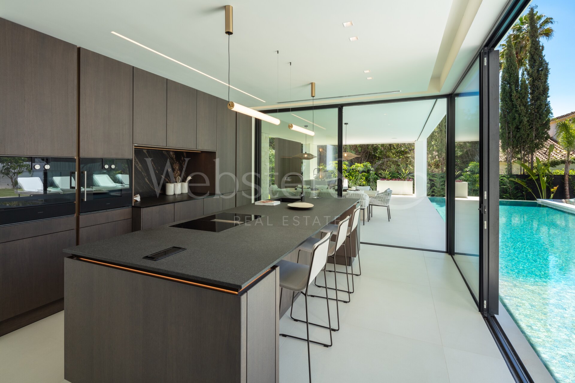 Blend of striking design with exceptional comfort