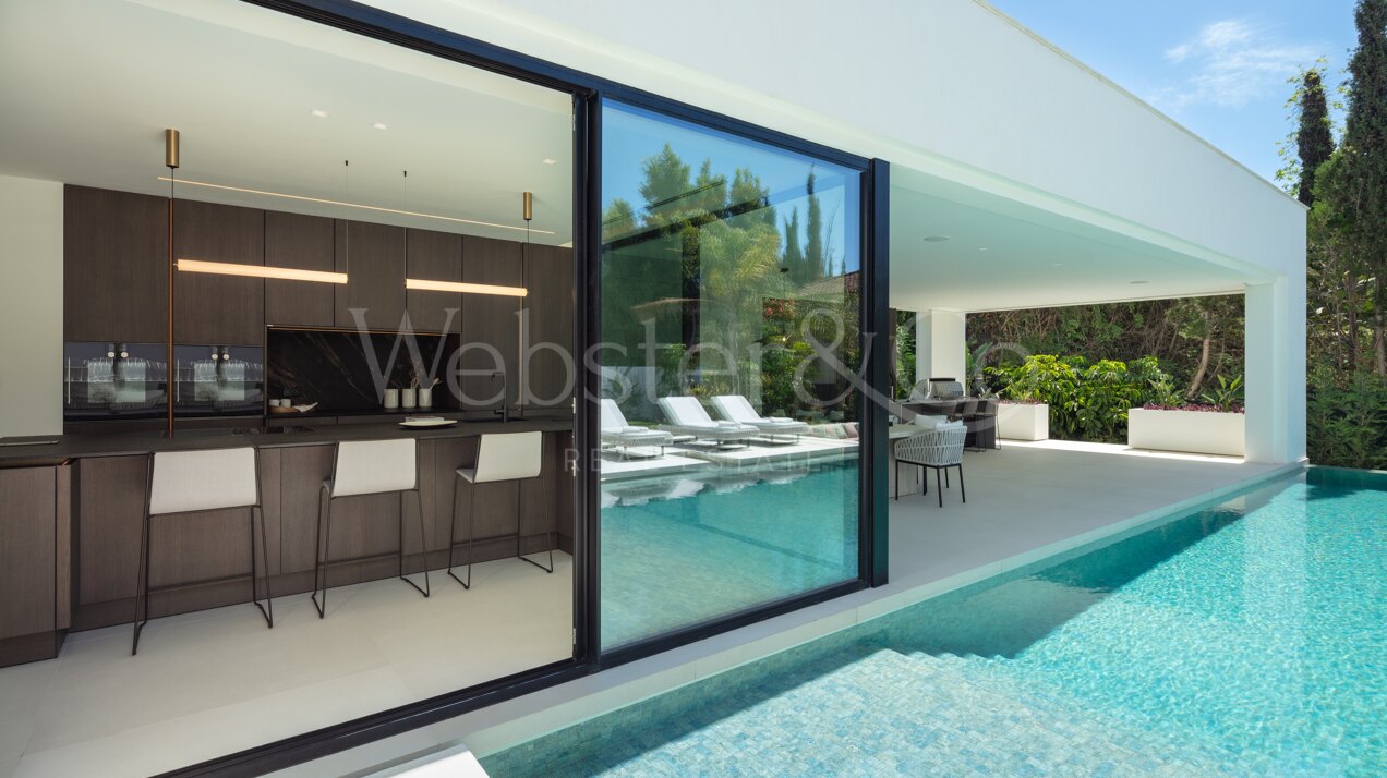 Blend of striking design with exceptional comfort