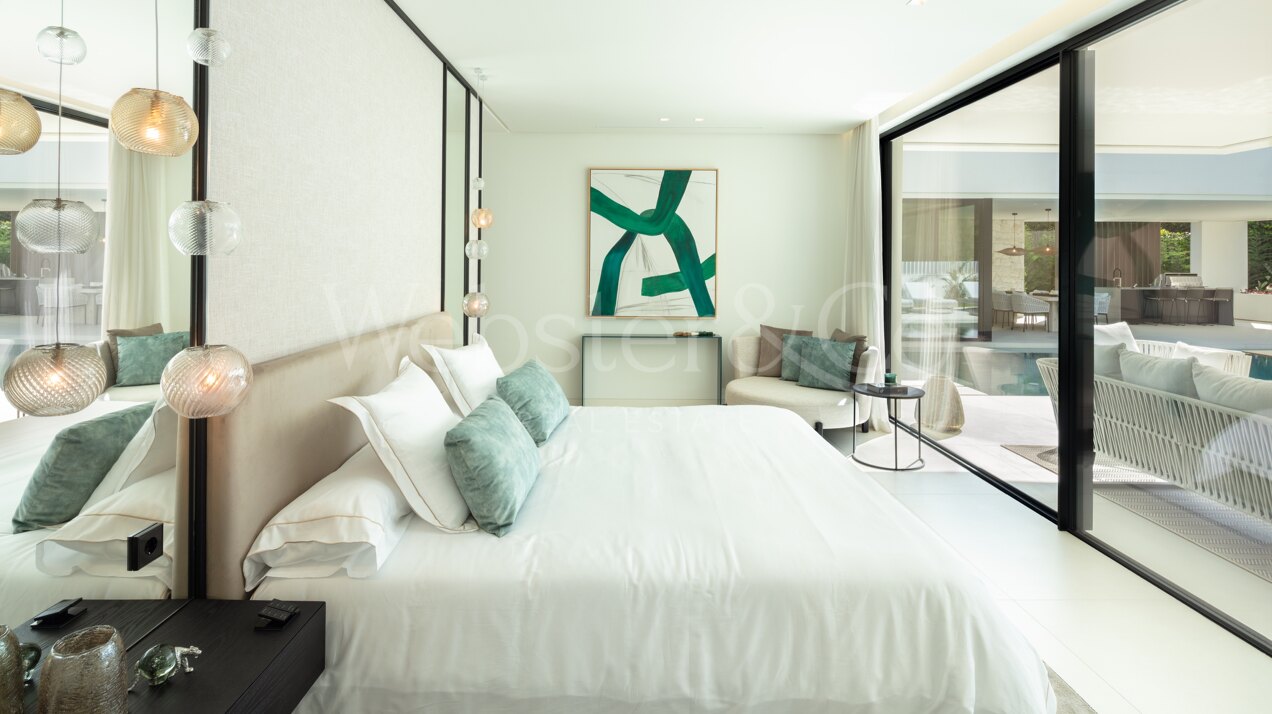 Blend of striking design with exceptional comfort