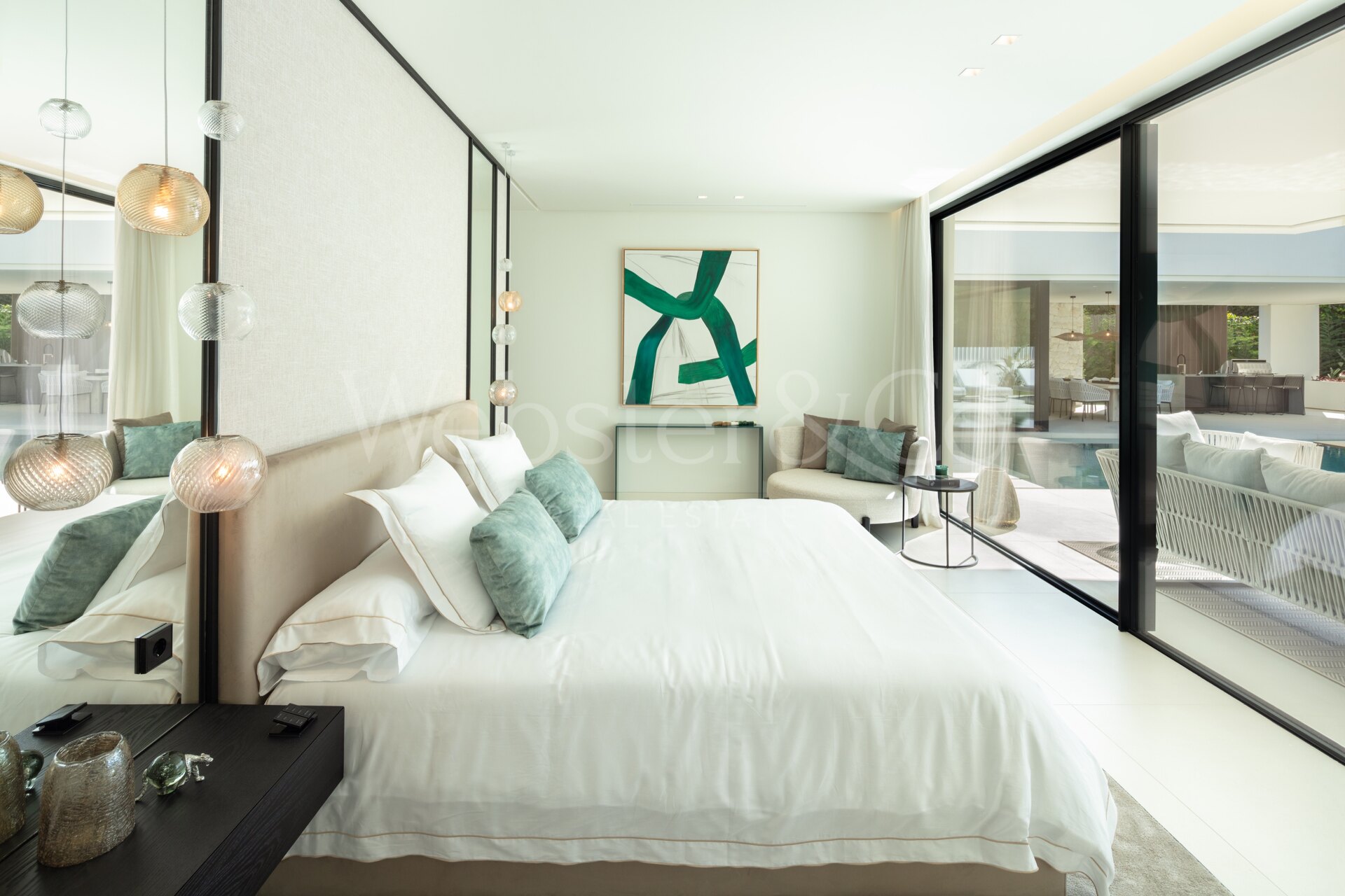 Blend of striking design with exceptional comfort