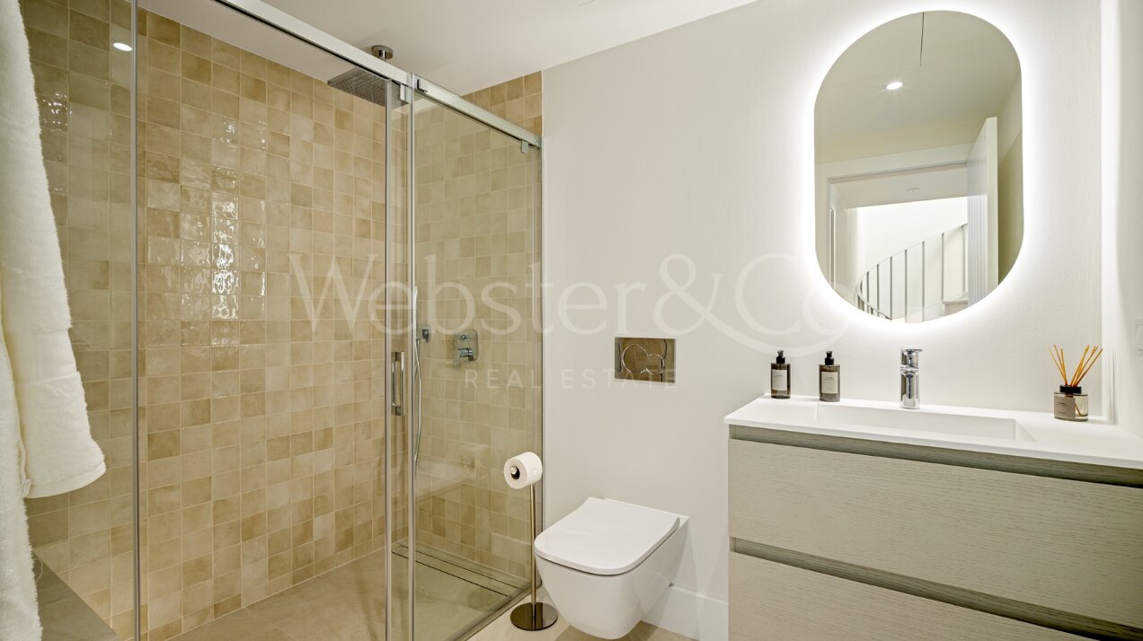 Fantastic townhouse boasts sweeping golf views