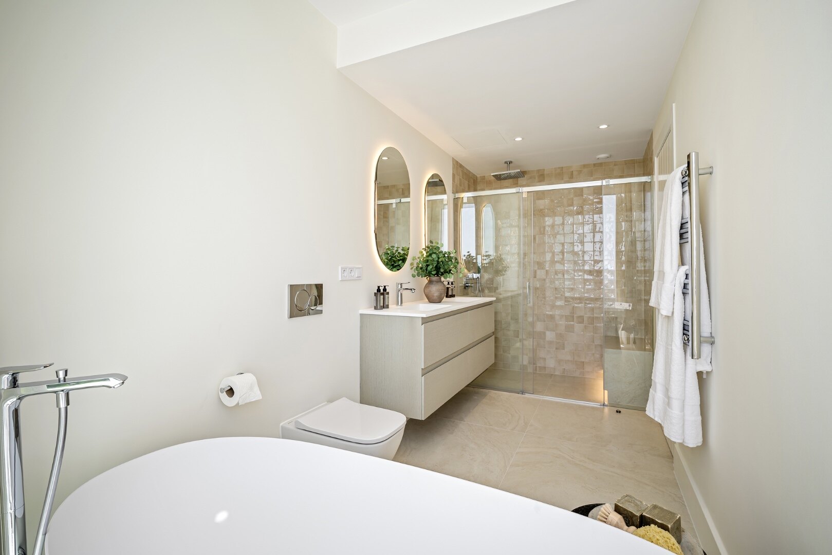 Fantastic townhouse boasts sweeping golf views