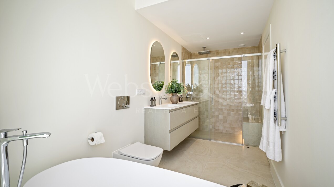 Fantastic townhouse boasts sweeping golf views