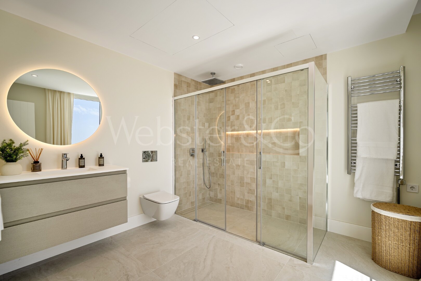 Fantastic townhouse boasts sweeping golf views