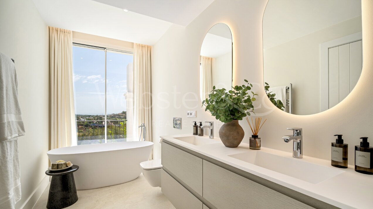 Fantastic townhouse boasts sweeping golf views