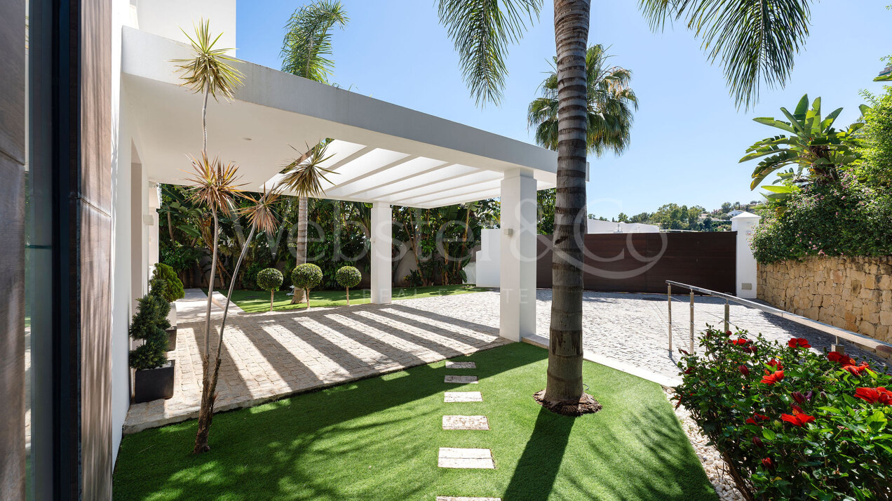 Striking villa in Benahavis offers incredible views