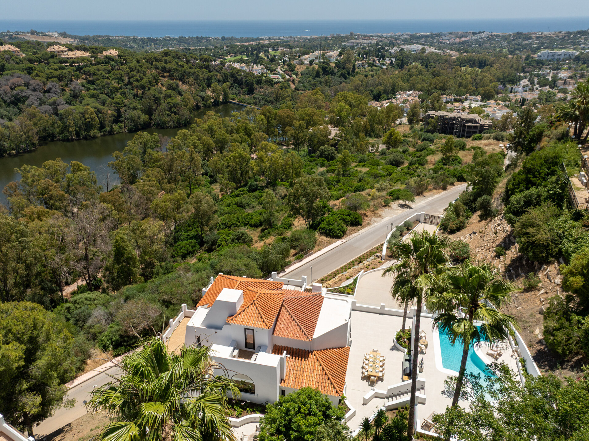 Hogar mediterráneo de ensueño lleno de luz