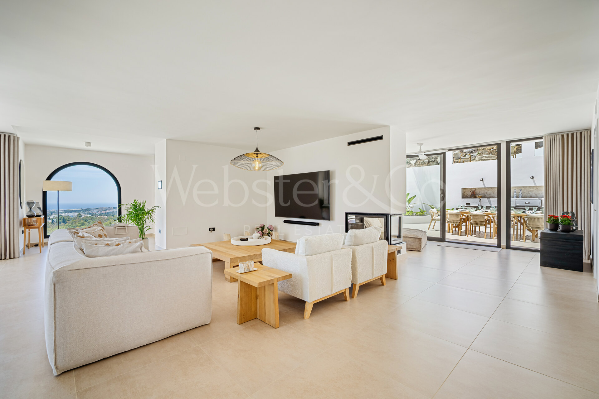 Hogar mediterráneo de ensueño lleno de luz