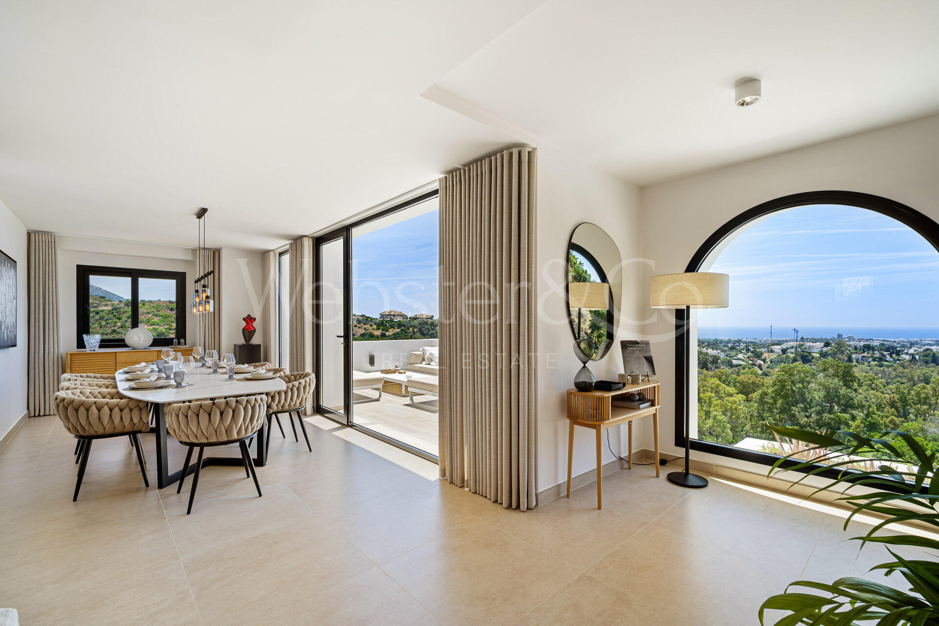 Hogar mediterráneo de ensueño lleno de luz