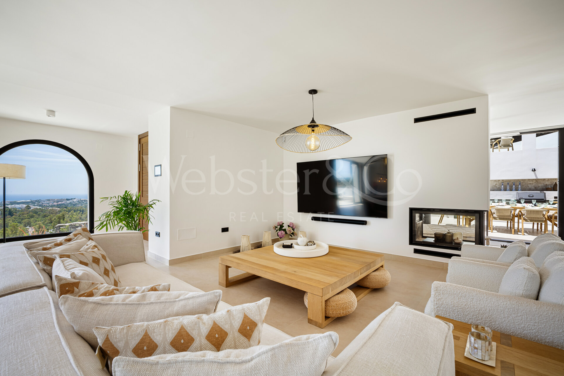 Hogar mediterráneo de ensueño lleno de luz