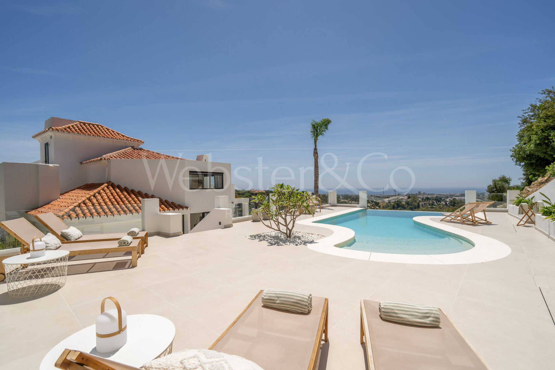 Hogar mediterráneo de ensueño lleno de luz