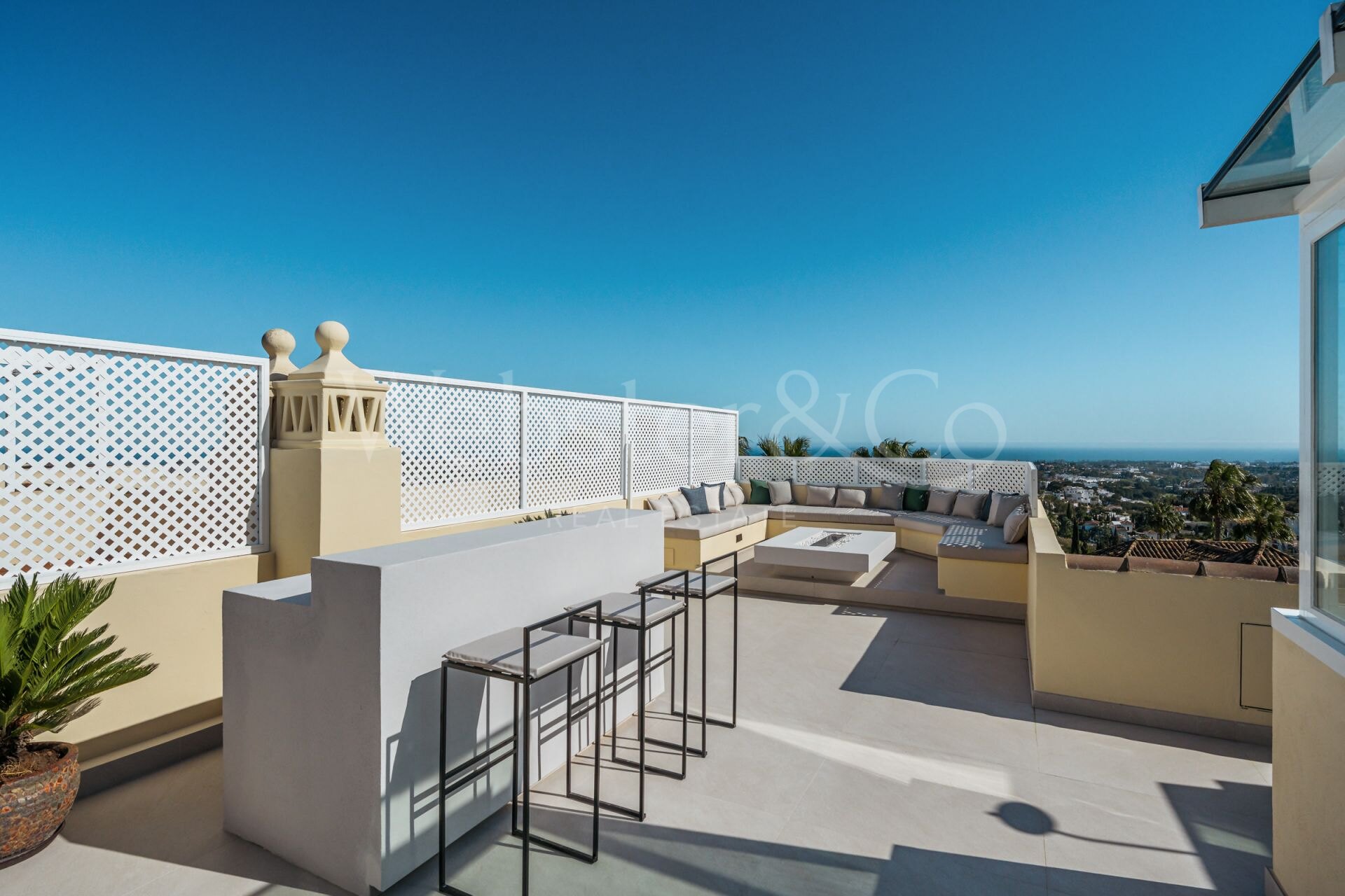 Spectacular townhouse full of style and charm