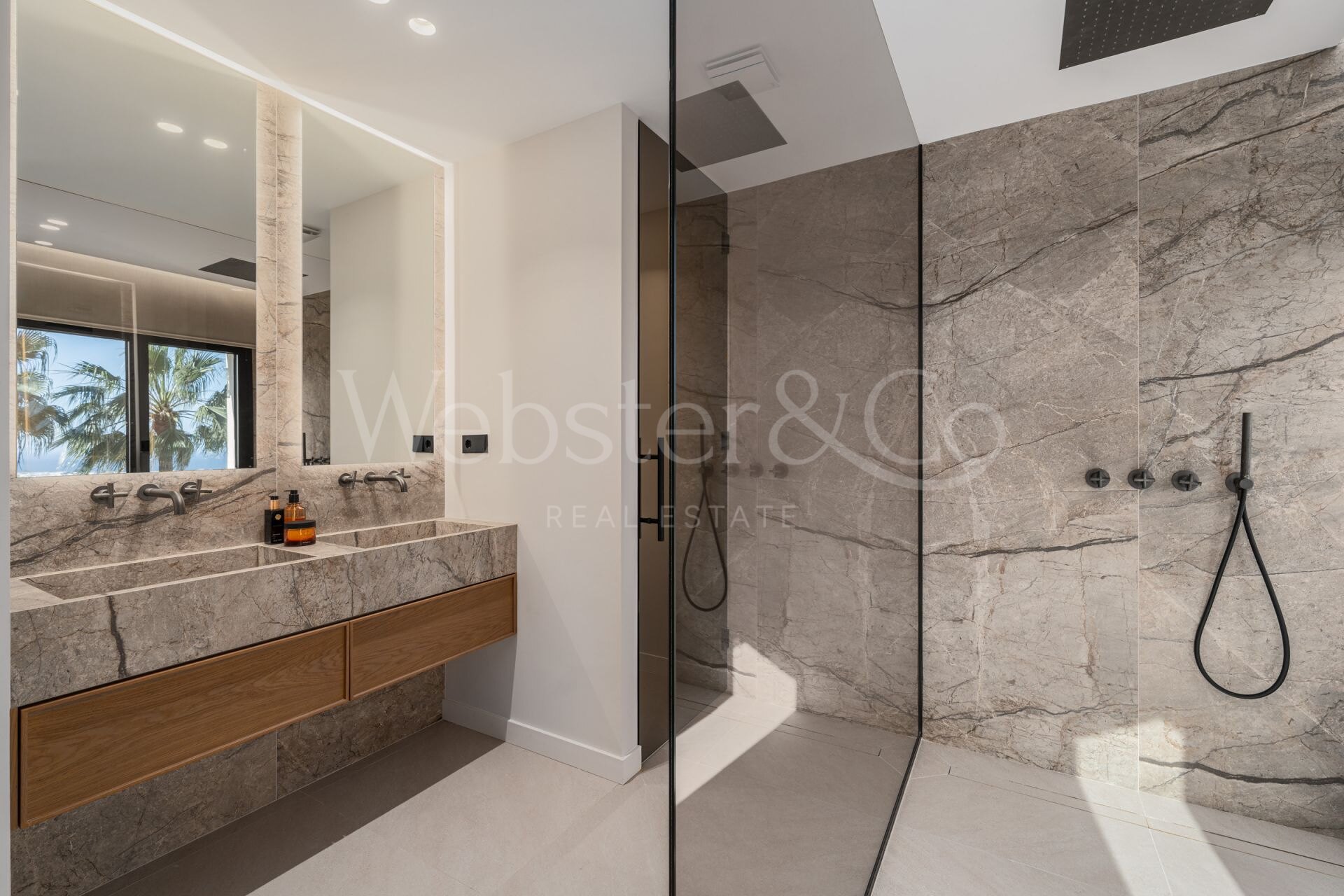 Spectacular townhouse full of style and charm