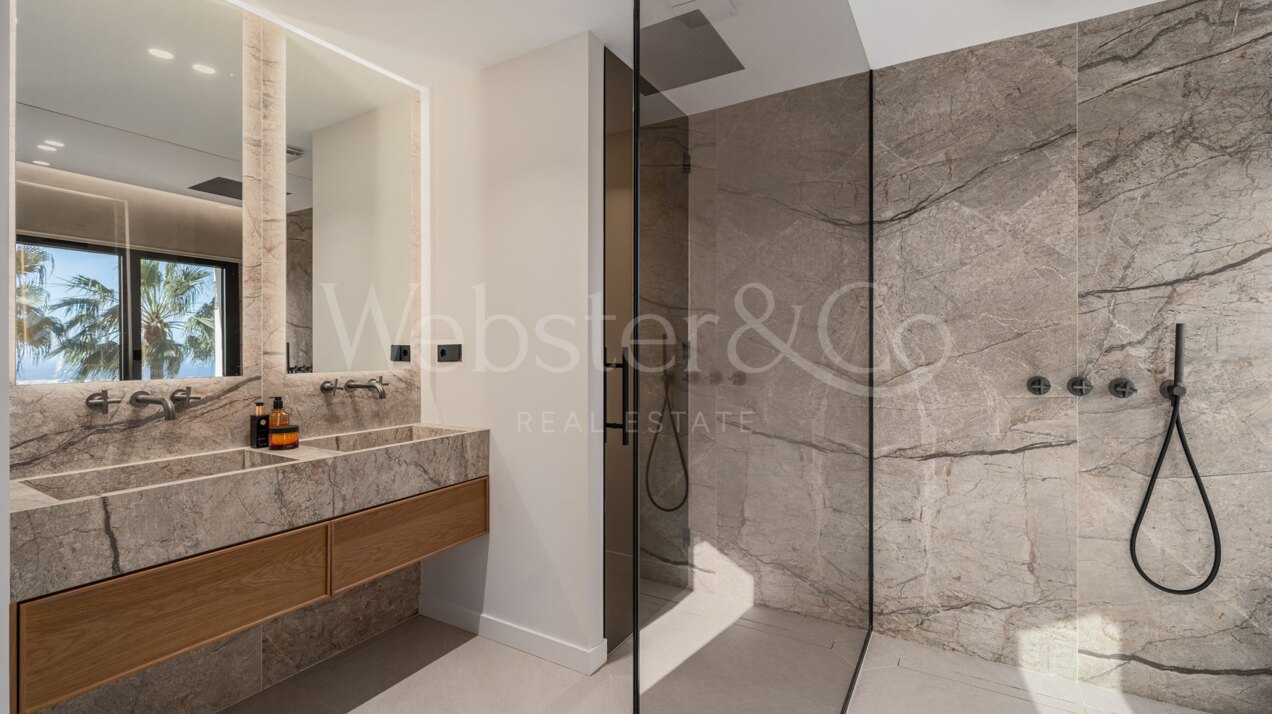 Spectacular townhouse full of style and charm