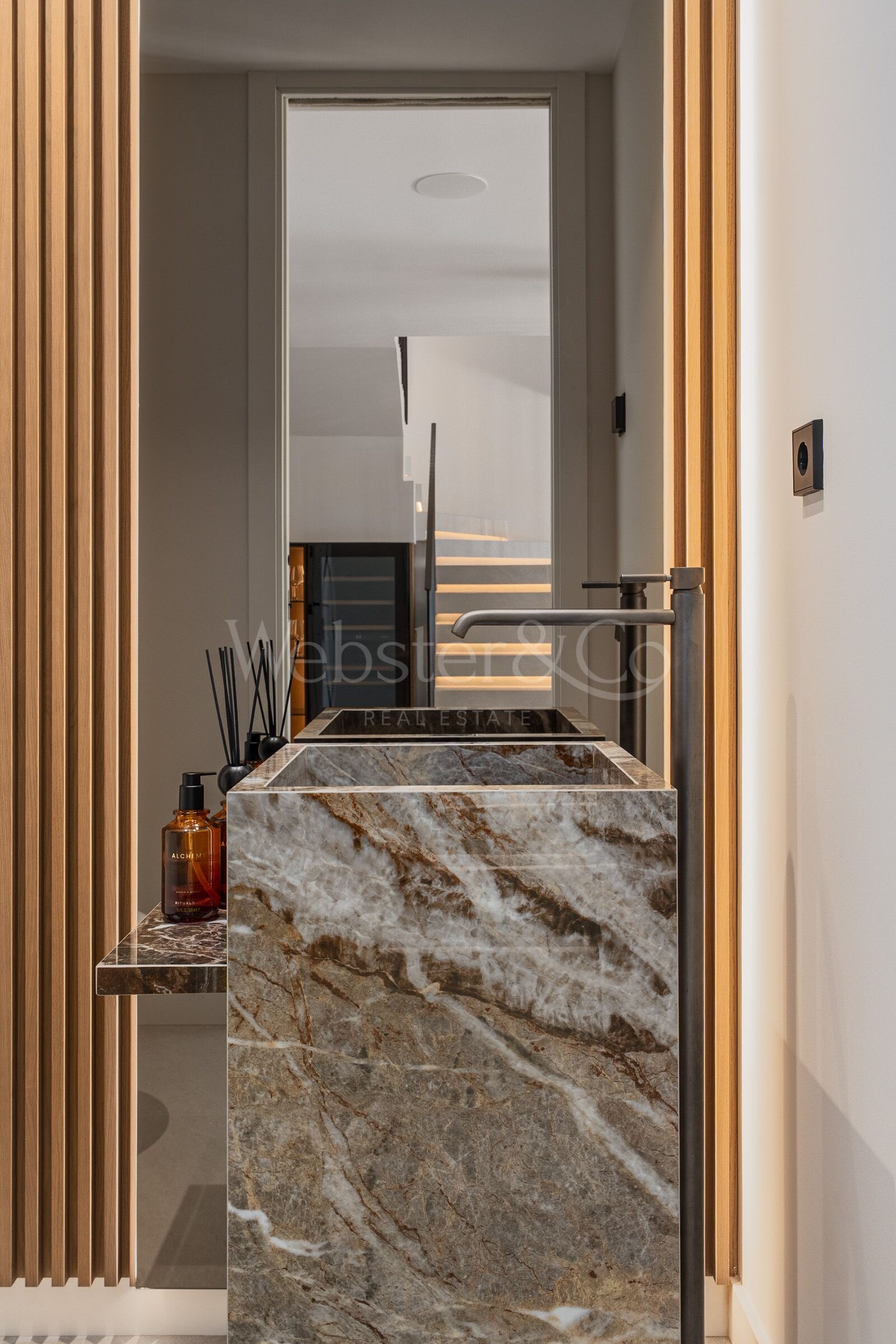 Spectacular townhouse full of style and charm