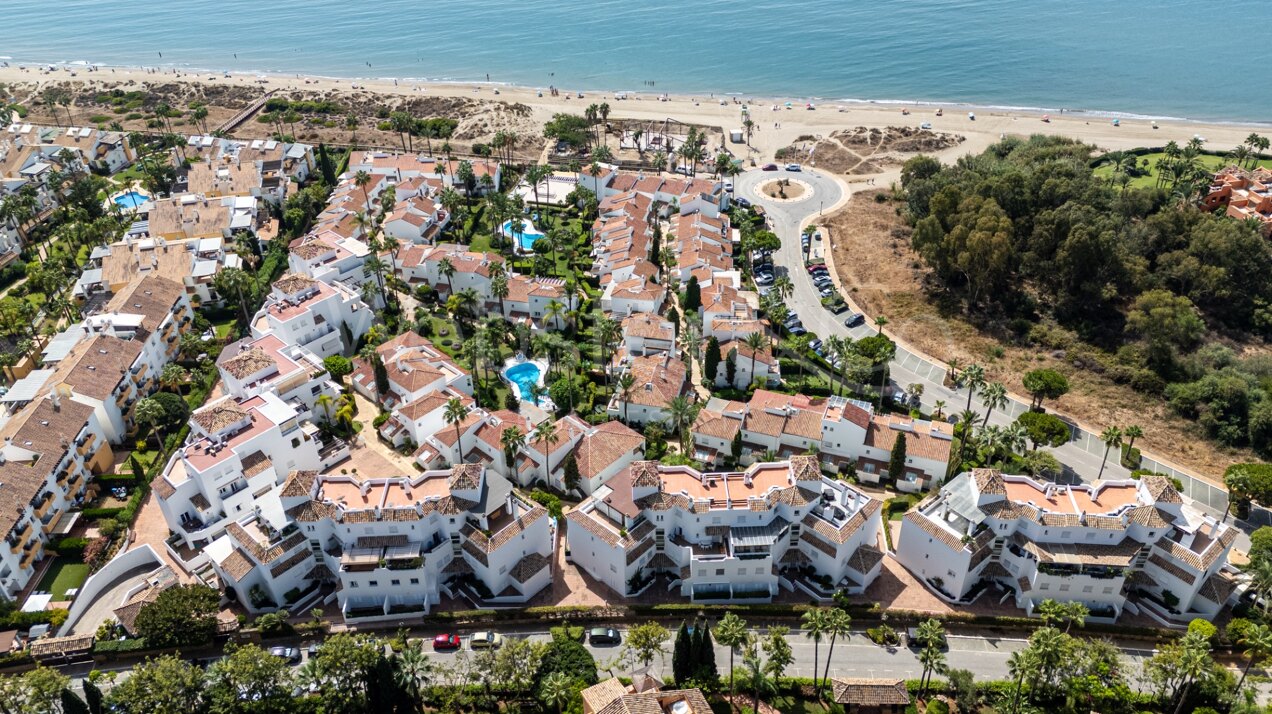 Apartment Covadonga - Beachfront Home in Bahía de Marbella