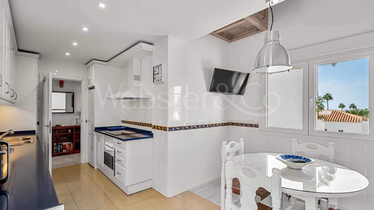 Apartment Covadonga - Beachfront Home in Bahía de Marbella