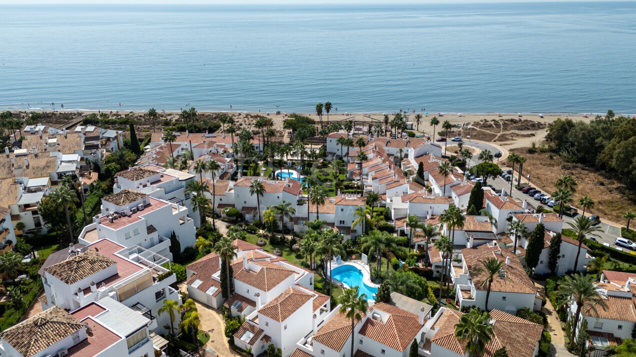 Apartment Covadonga - Beachfront Home in Bahía de Marbella