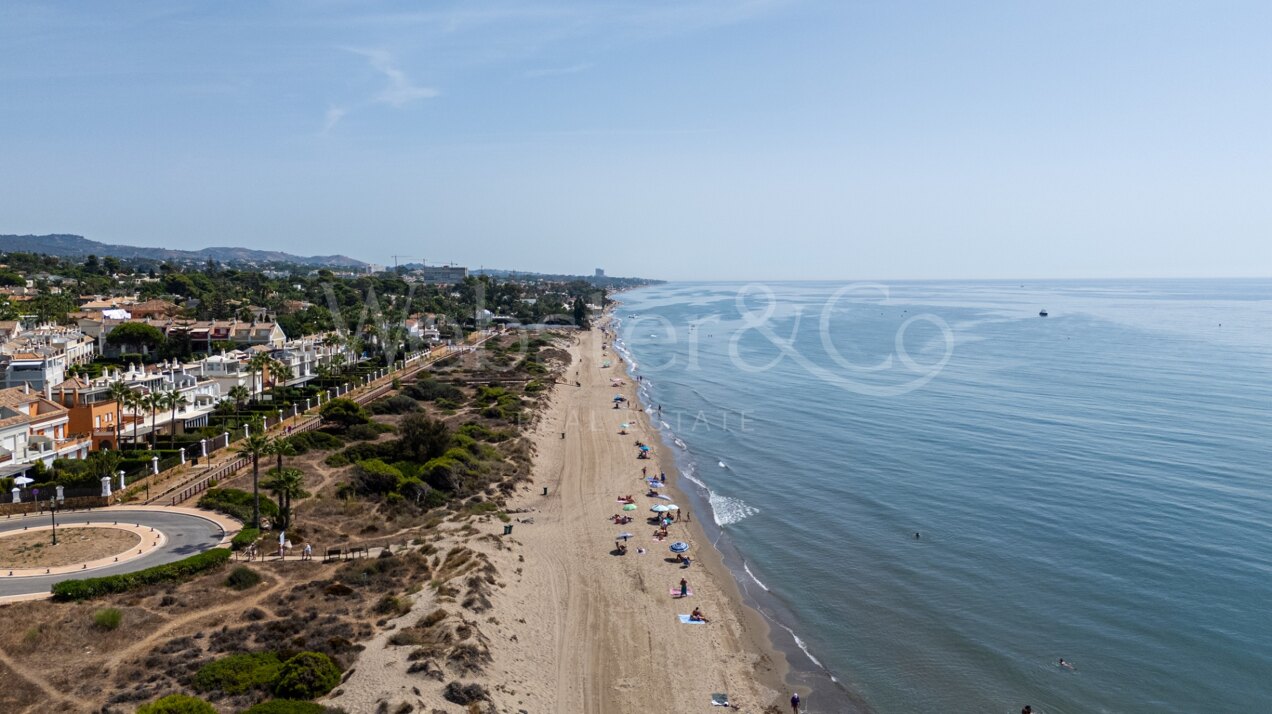 Apartment Covadonga - Beachfront Home in Bahía de Marbella