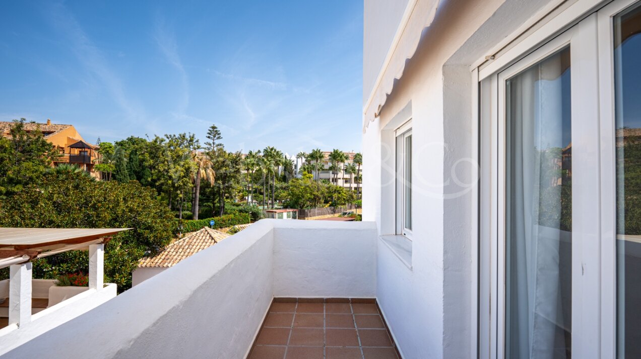 Apartment Covadonga - Beachfront Home in Bahía de Marbella