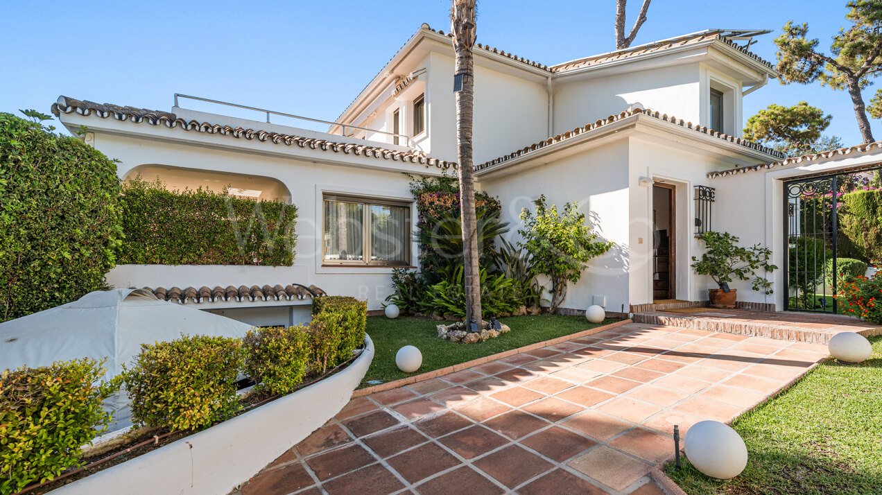 Villa Amarra - Andalusian Beachside Home, Los Monteros