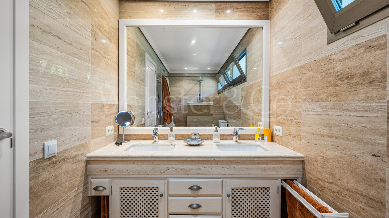 Villa Amarra - Andalusian Beachside Home, Los Monteros
