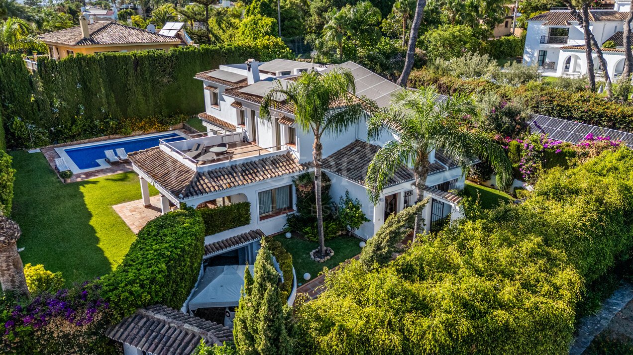 Villa Amarra - Andalusian Beachside Home, Los Monteros