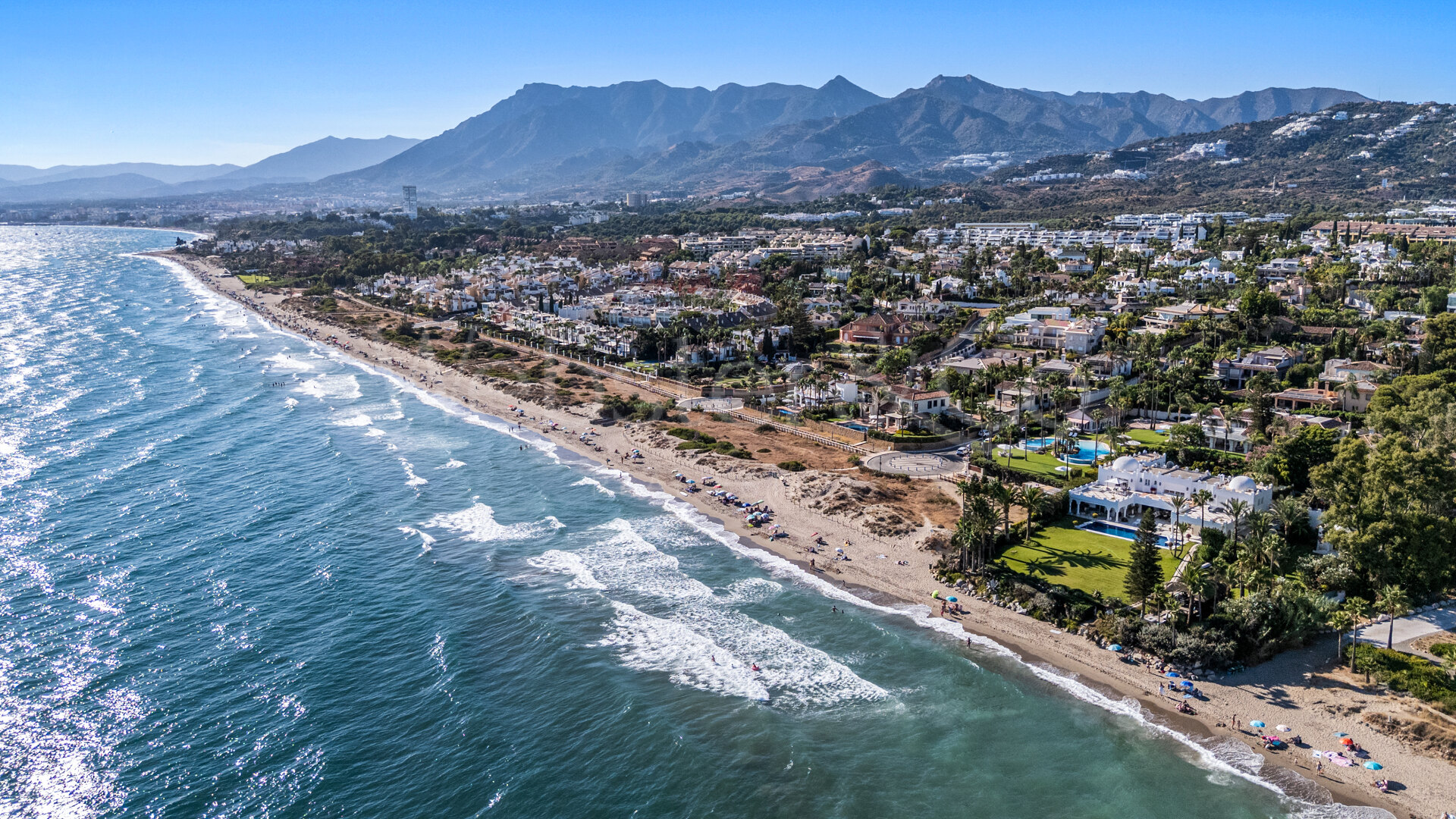 Villa Amarra - Andalusian Beachside Home, Los Monteros