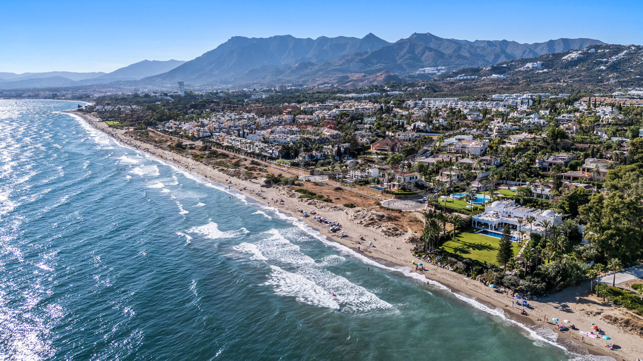 Villa Amarra - Andalusian Beachside Home, Los Monteros
