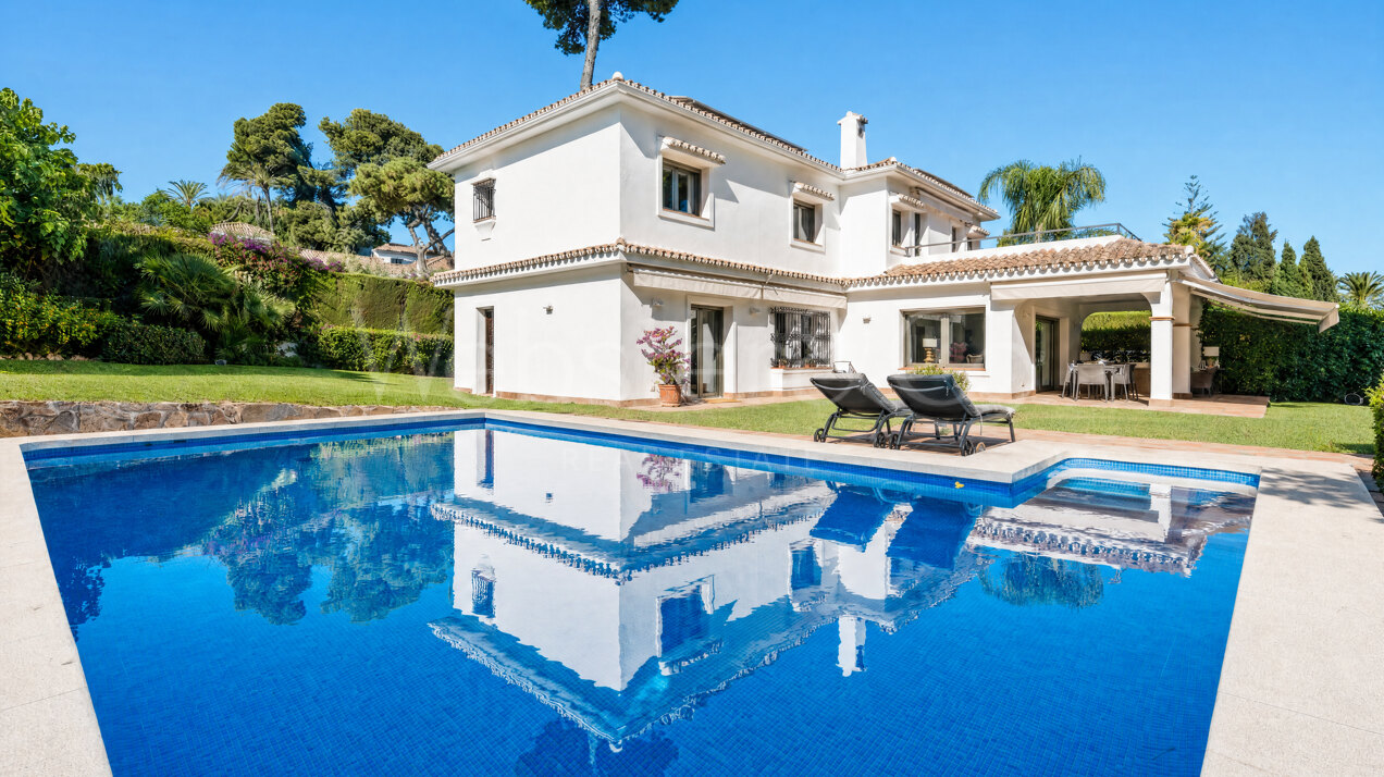 Villa Amarra - Andalusian Beachside Home, Los Monteros