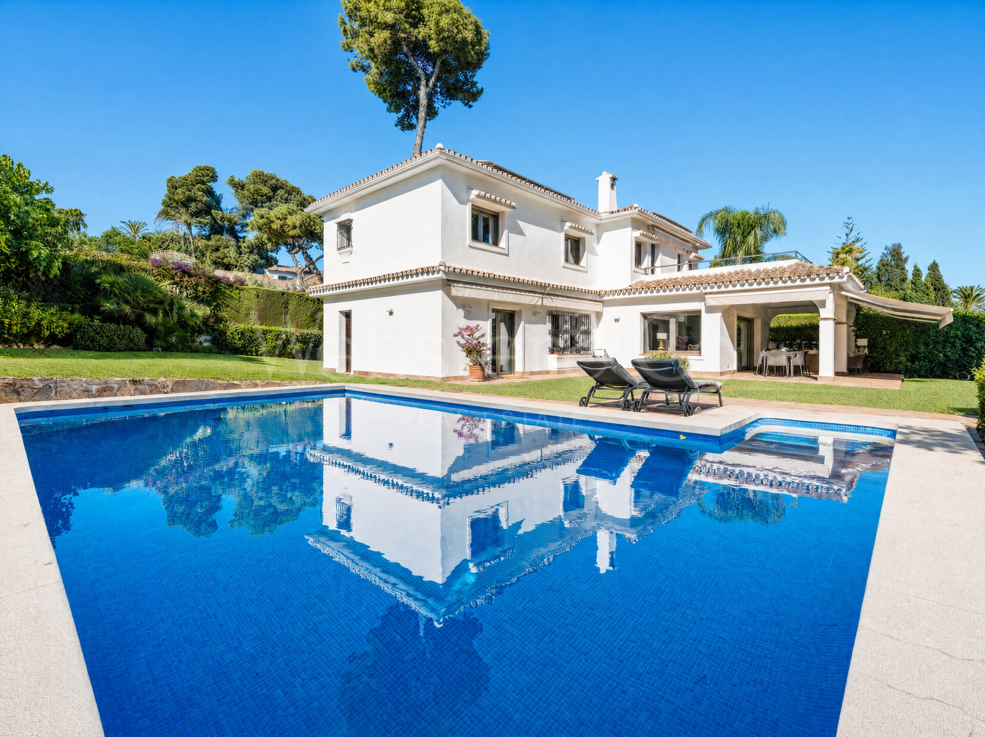 Villa Amarra - Andalusian Beachside Home, Los Monteros