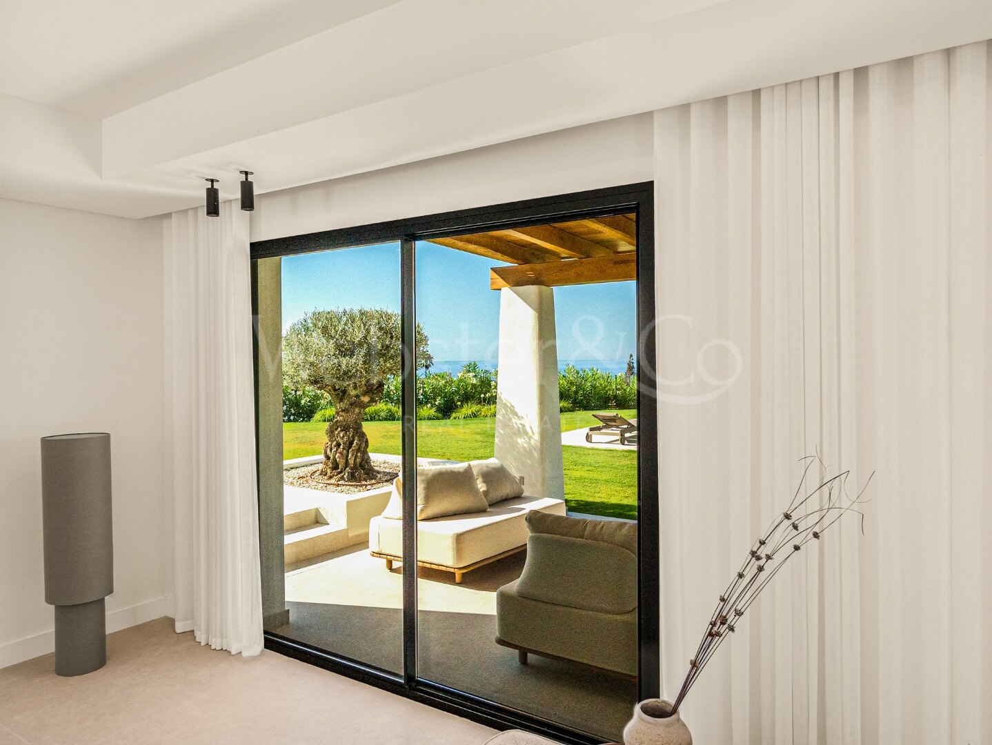 Villa La Serena - Single Level Luxury, El Rosario