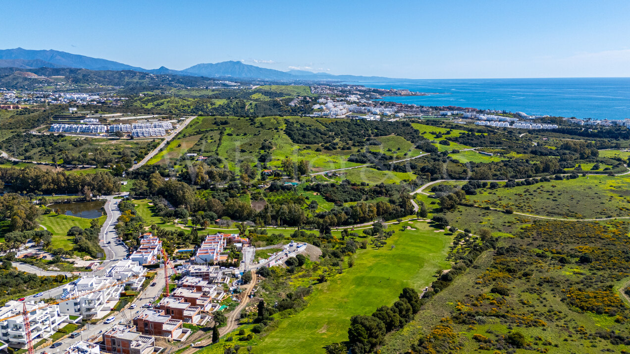 Penthouse Laguna - Modern Duplex in Estepona