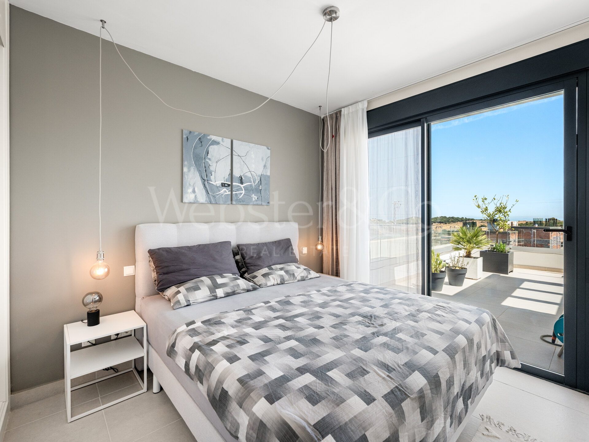 Penthouse Laguna - Modern Duplex in Estepona